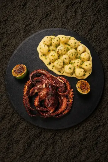 Жареный осьминог с ньоками